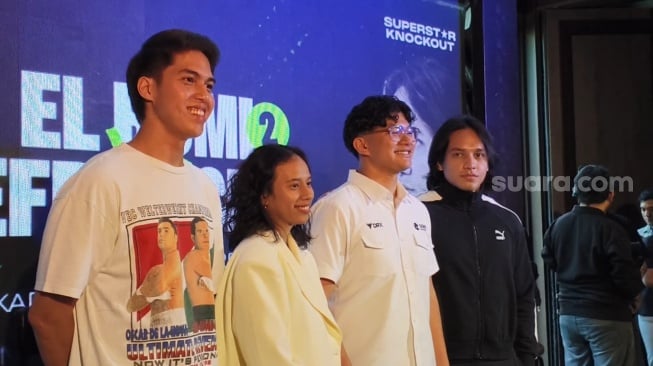 El Rumi dan Jefri Nichol dalam jumpa pers Superstar Knockout: King of the Ring di Blackjack Senayan Golf, Jakarta, Kamis, 12 Juni 2025. [Suara.com/Adiyoga Priyambodo]