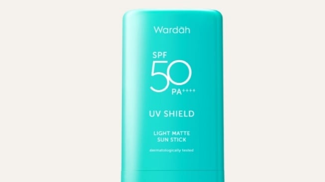 Wardah UV Shield Light Matte Sun Stick SPF 50 PA++++. [wardahbeauty.com]