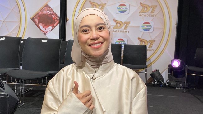 Lesti Kejora akan menjadi juri di ajang Dangdut Academy 2025. Lesti akan bersanding dengan para pedangdut senior lain seperti Elvy Sukaesih, Rita Sugiarto, Dewi Perssik hingga Soimah. [Tiara Rosana/Suara.com]