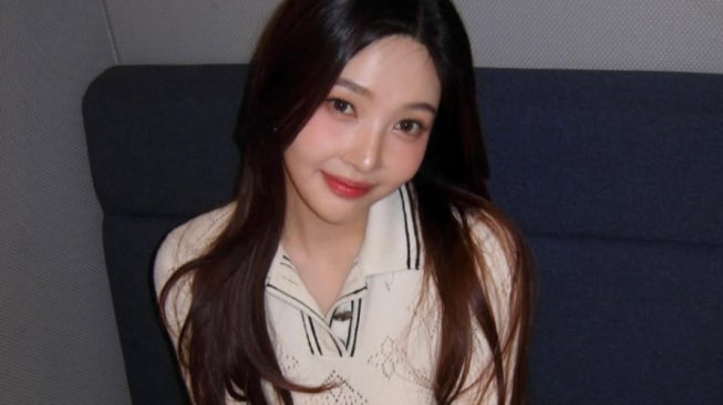 4 Tampilan Sederhana Joy Red Velvet untuk Ide Gaya Harianmu