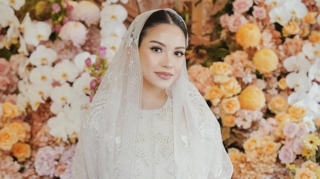 Alyssa Daguise tampil cantik di acara siraman menjelang pernikahannya dengan Al Ghazali. [Instagram]