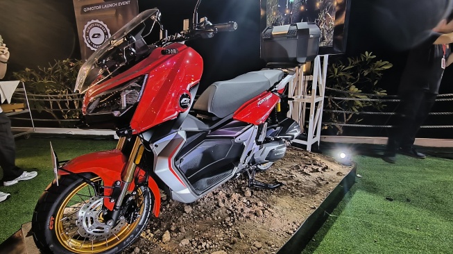 QJMotor FORT 250 Adventure yang dijual seharga Rp 46,3 juta off the road. [Suara.com/Liberty Jemadu]