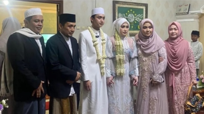 Pernikahan Gus Azmi dan Khansa Mariska. [Instagram]