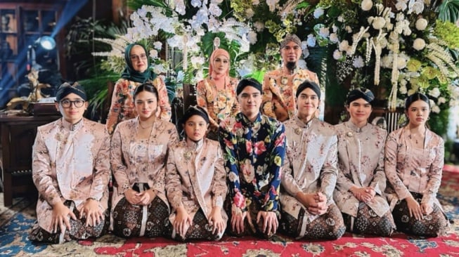 CEK FAKTA Mulan Jameela Pingsan di Acara Siraman Al Ghazali