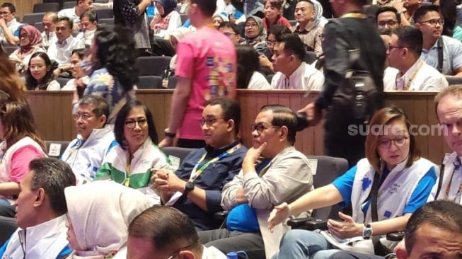 Makin Lengket usai Pilkada, Begini Potret Mesra Pramono-Anies di Jakarta Future Festival