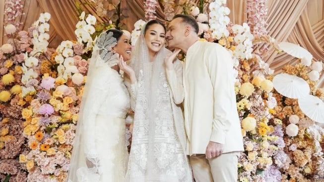 Al Ghazali sanjung kecantikan Alyssa Daguise di acara siraman [Instagram]