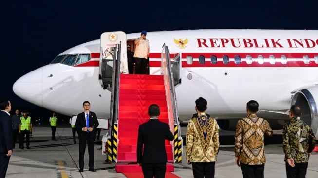 Dilepas Gibran, Prabowo Bertolak ke Singapura Hari Ini, Menlu dan Seskab Ikut dalam Penerbangan