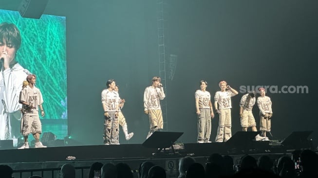 Boyband &TEAM sukses menggelar konser perdana di Indonesia Convention Exhibition (ICE), BSD City, Tangerang pada Minggu, 15 Juni 2025 [Suara.com/Sumarni]