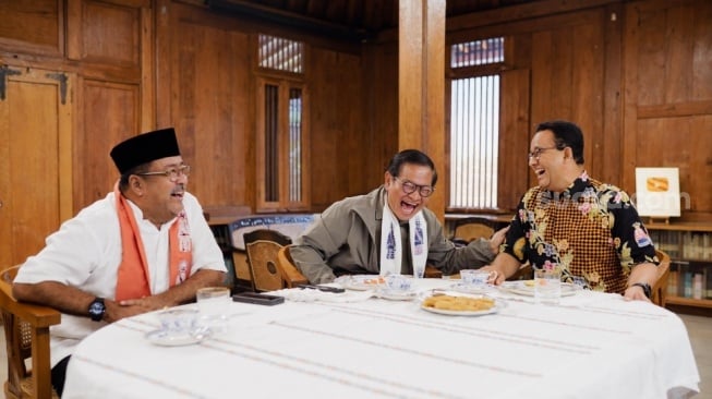 Anies Siap Penuhi Ajakan Pramono Nobar Persija di JIS: Iya Dong