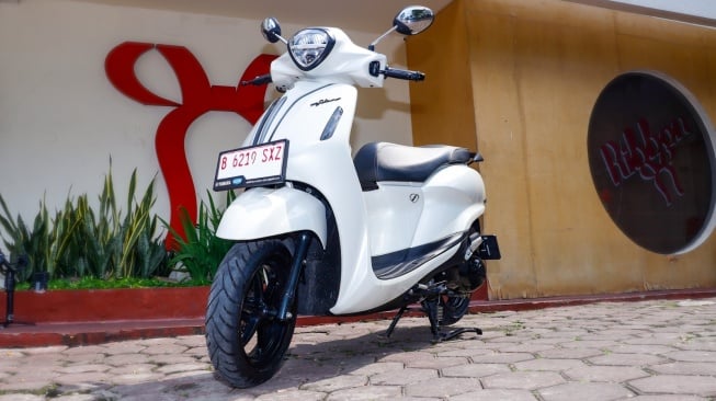 Yamaha Indonesia menjawab tren motor matic bergaya retro dengan menghadirkan Yamaha Grand Filano untuk pasar Indonesia. Dengan gaya klasik, Yamaha Grand Filano sukses menggoda kaum muda yang menyukai gaya klasik dan tampil beda. (FOTO: SUARA.com)