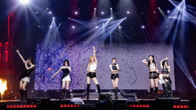 Girlband Babymonster sukses menggelar konser bertajuk 'BABYMONSTER 1ST WORLD TOUR <HELLO MONSTERS> IN JAKARTA' yang digelar di Indonesia Convention Exhibition (ICE), BSD City, Tangerang, pada Sabtu, 14 Juni 2025. [Cr: PK Entertainment]