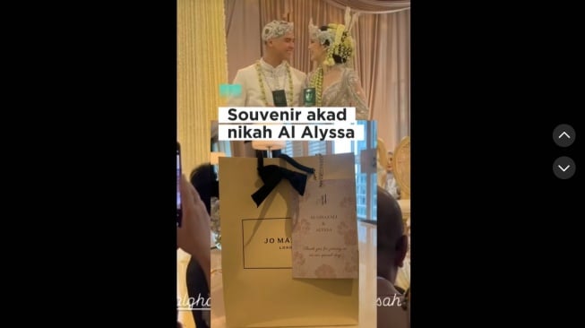 Detail Hampers Mewah dan Souvenir Premium di Pernikahan Al Ghazali dan Alyssa Daguise. [TikTok]