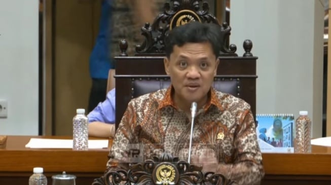Ketua Komisi III DPR RI Habiburokhman saat menggelar RDPU bersama LSPK dan Peradi membahas masukan Revisi KUHAP yang digelar di Kompleks Gedung Parlemen, Senayan, Jakarta, Selasa 17 Juni 2025. [Tangkapan layar]