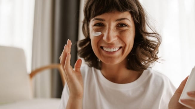 7 Rekomendasi Sunscreen yang Cocok untuk Kulit Berminyak: Gak Lengket, Bebas Kilap, Mulai Rp40 Ribu
