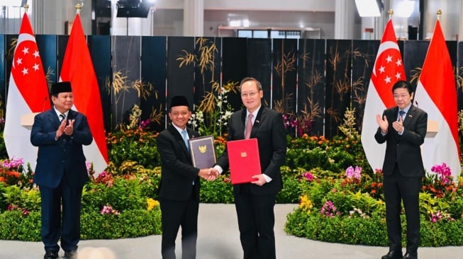 RI-Singapura Keroyokan Bangun Industri Panel Surya dan Kabel di Kepri