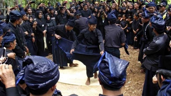 Suku Kajang di Sulawesi Selatan, [ANTARA/Abriawan Abh]