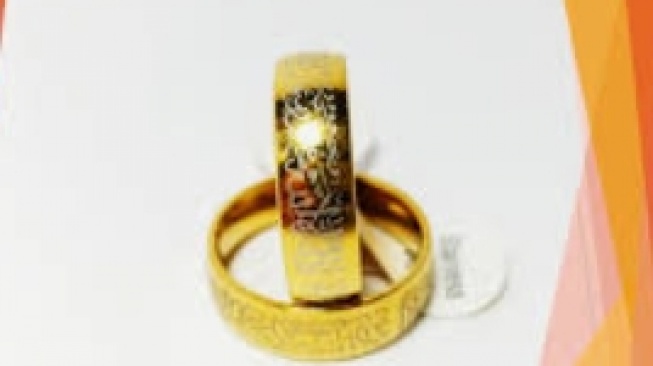 Cincin Motif Geometris Islami