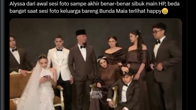 Perbedaan sikap Alyssa Daguise saat sesi foto keluarga bareng Ahmad Dhani dan Maia Estianty (X/@seutasbenang)