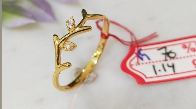 Model cincin emas simple tapi mewah favortit remaja