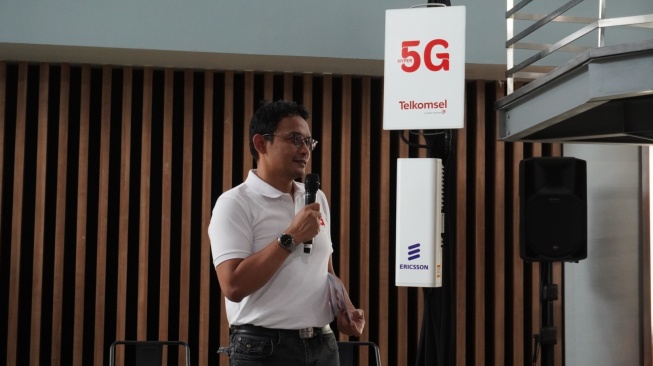Direktur Network Telkomsel, Indra Mardiatna saat perluasan jaringan Hyper 5G di Batam, belum lama ini. [Telkomsel]