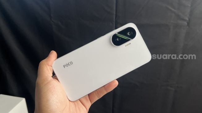 Poco F7 yang akan segera hadir ke Indonesia 25 Juni 2025. [Suara.com/Dicky Prastya]