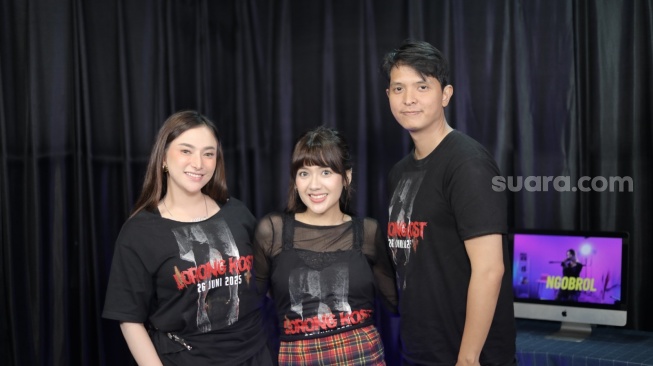 Pemain Film Lorong Kost; Amel Alvi, Nadhira Hill dan Gibran Marten saat datang ke kantor Suara.com kawasan Kuningan, Jakarta Selatan pada Selasa, 17 Juni 205 [Suara.com/Ramadhani Adi Nugroho]