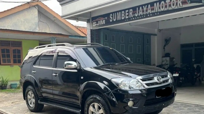 Toyota Fortuner 2.7 G (2007). (OLX)