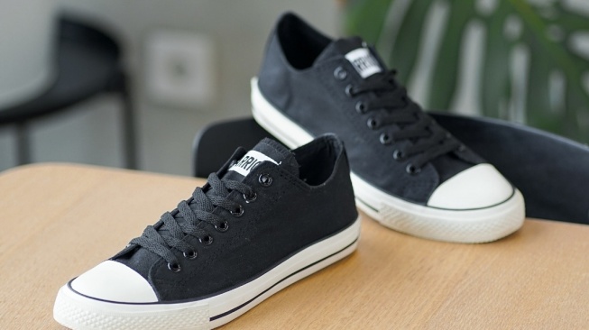 Sepatu Warrior