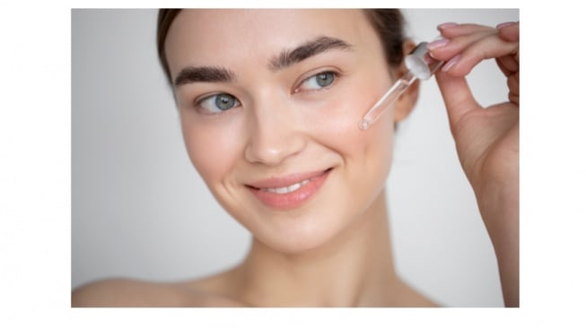 6 Rekomendasi Peeling Serum Buat Hilangkan Chicken Skin, Kulit Halus Bebas Gradakan