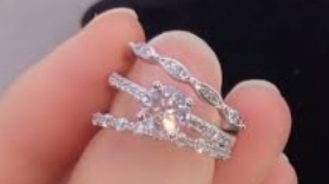 cincin tumpuk