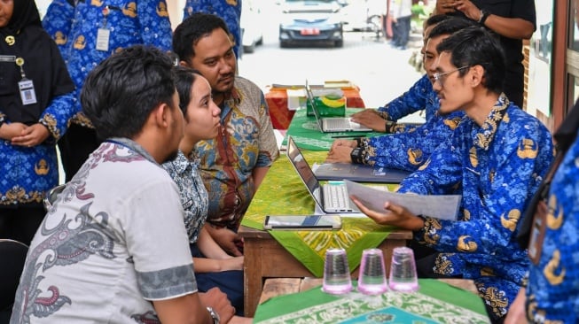 Jauh sebelum pelaksanaan SPMB telah dilakukan sosialisasi kepada seluruh satuan pendidikan dan pelatihan para petugas yang disiapkan di posko SPMB (Dok: Kemendikdasmen)