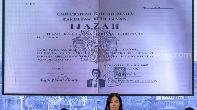 Geger Ijazah Jokowi, Benarkah Dicetak di Pasar Pramuka?