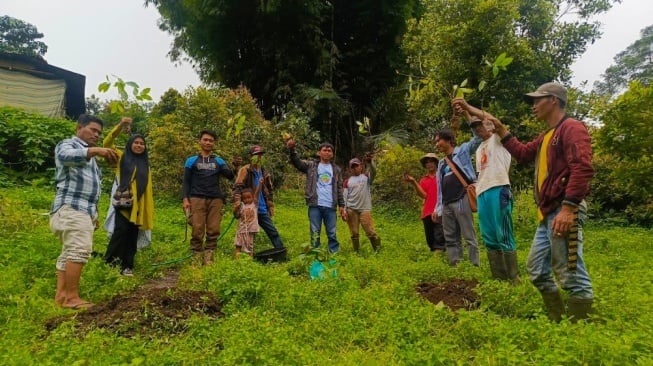 Para petani kopi organik di wilayah daerah aliran sungai (DAS) Balantieng, Kabupaten Bulukumba, Sulawesi Selatan.(Dokumentasi pribadi)