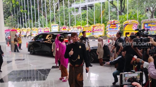 Suasana jelang prosesi ngunduh mantu Al Ghazali di Jakarta Convention Center, Senayan, Kamis, 19 Juni 2025.. [Suara.com/Adiyoga Priyambodo]