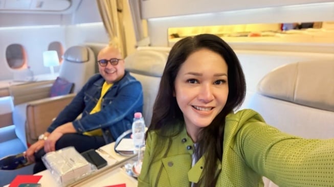 Ahmad Dhani Gelar Ngunduh Mantu Seharga Rolls-Royce Hari Ini, Maia Estianty Pilih Terbang ke Eropa