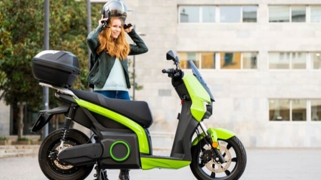 5 Rekomendasi Motor Listrik di Bawah Rp10 Juta Cocok buat Perempuan