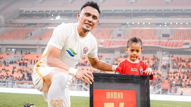 Resmi Pensiun, Ini Rekam Jejak Karir Mantan Bek Timnas, Maman Abdurrahman