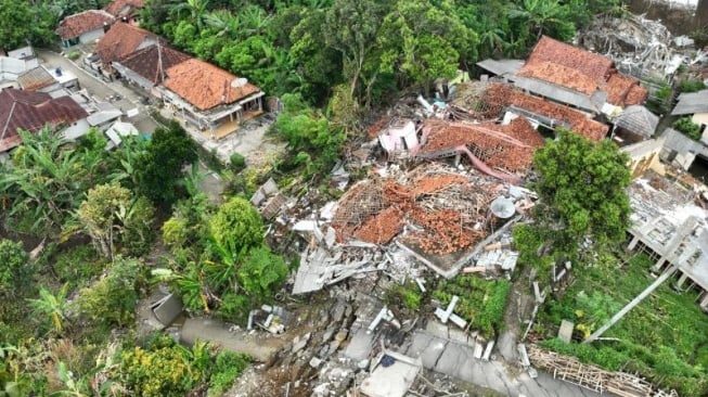 Heboh Tanah Bergerak di Kampung Cigintung Purwakarta, Menko PMK Pratikno: Lokasi Ini Tak Aman Lagi