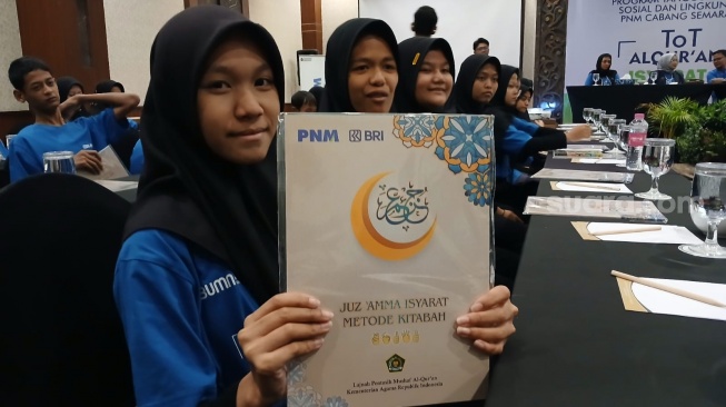 Komunitas tuli mengaji di Semarang pada Jumat (20/6/2025). [Suara.com/Budi Arista Romadhoni]