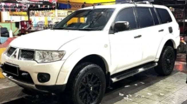 Mitsubishi Pajero Sport GLX MT 4X4 (2010). [OLX]