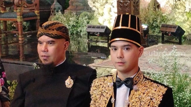 Al Ghazali dan Alyssa Daguise Mau Bulan Madu ke Afrika, Ahmad Dhani: Honeymoon Main Tarzan-Tarzanan!