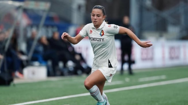 Pauline van de Pol menjadi salah satu dari tiga pemain keturunan yang tengah diproses naturalisasi oleh PSSI demi segera membela Timnas Putri Indonesia. [Dok. IG/@pauline.vdp]