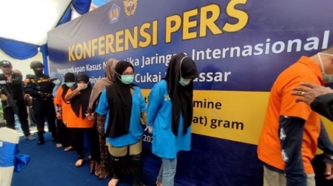 Bandara Makassar Jadi Pintu Masuk Narkoba? Disembunyikan di Pembalut & Payudara