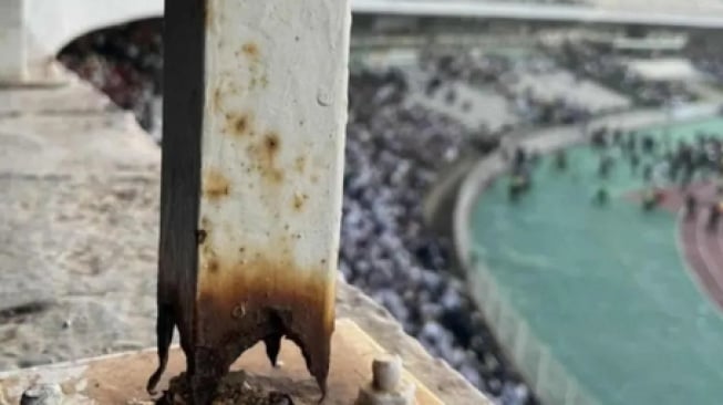 Tragedi di Stadion Aljazair: 3 Suporter Tewas, Korban Jatuh dari Tribun Atas [Tangkap layar X]