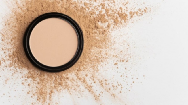 Makeup yang gak boleh dipakai setiap hari, Pressed powder (freepik)