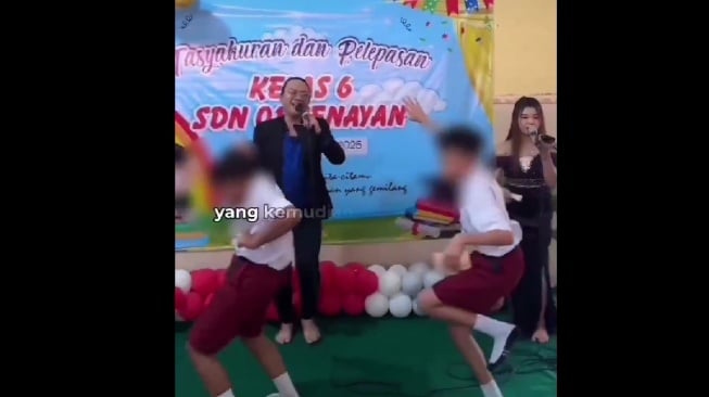 Viral Siswa SD Tulungagung Joget-Nyawer Biduan di Acara Perpisahan, Ternyata 'Diajari' Wali Murid