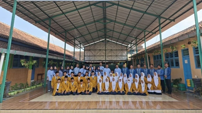Siswa MTS Sukoharjo Dibekali Jurus Ampuh Komunikasi Efektif di Era Digital!