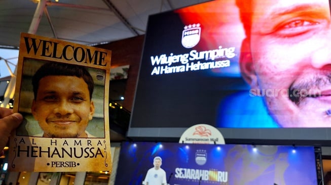 Pengumuman Al Hamra sebagai pemain baru Persib Bandung.[Suara.com/Rahman]