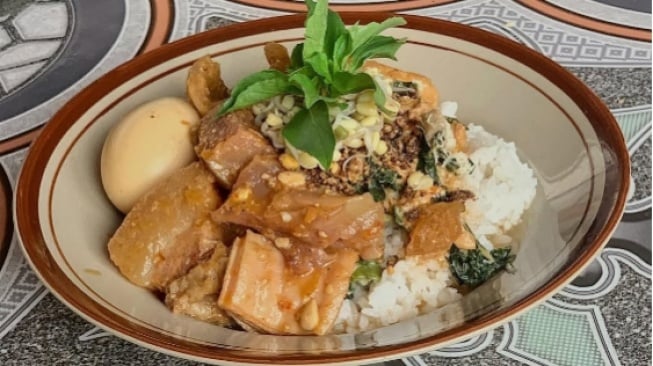 Sepiring Nasi Tumpang di Hari Raya, Cerita Persaudaraan yang Tak Terlupakan