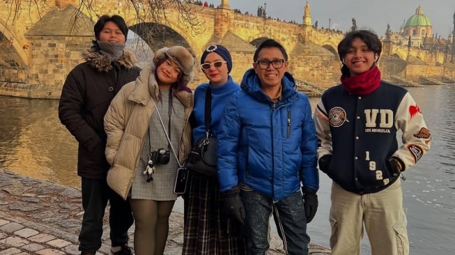 Eko Patrio saat liburan bareng keluarga di luar negeri (Instagram)